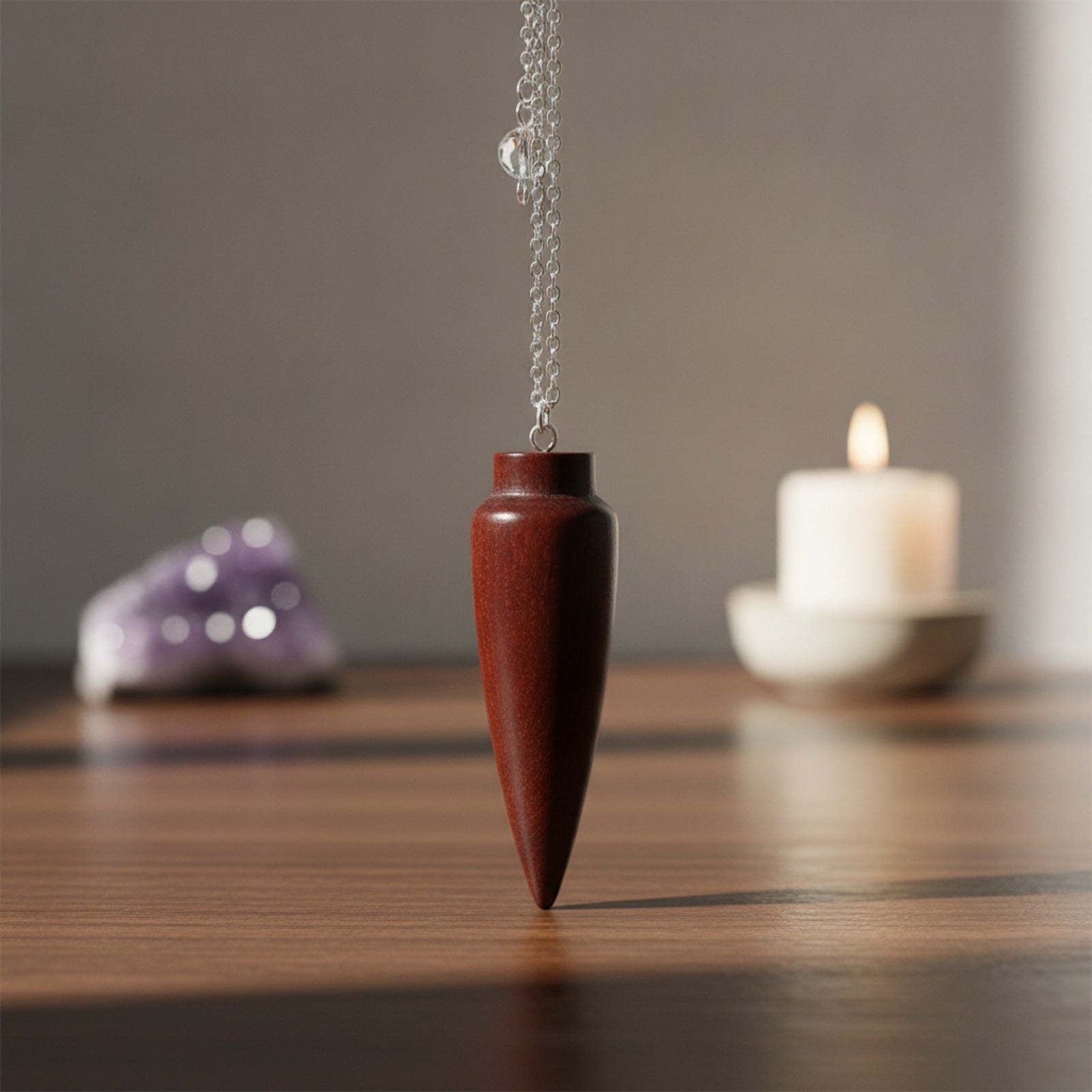 Pendule de Radiesthésie en Bois Naturel - Forme Cône Égyptien avec Témoin