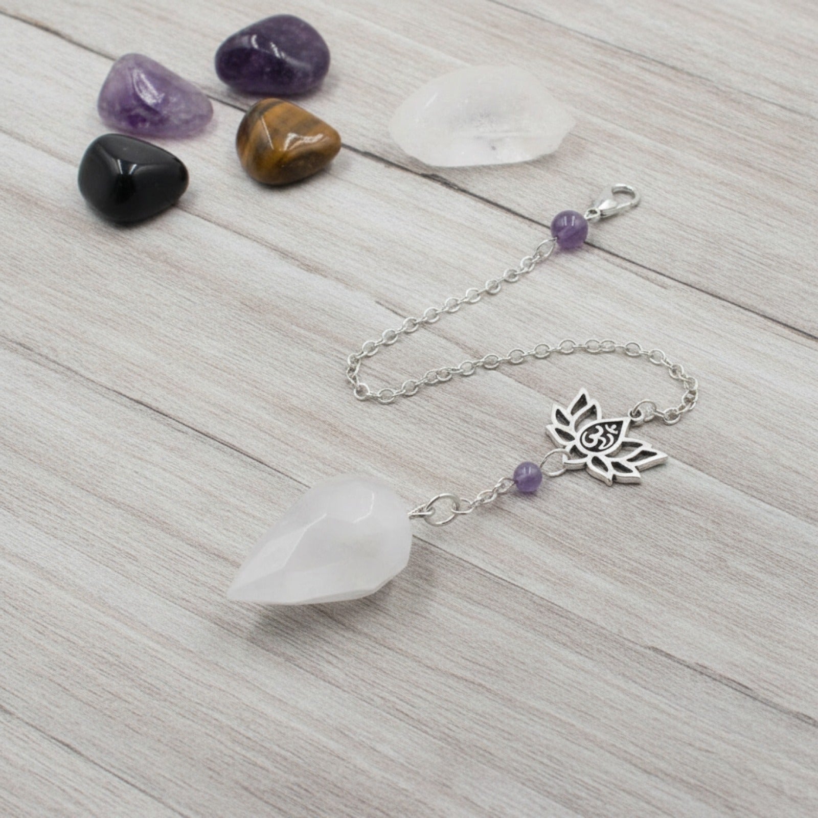 Pendule Divinatoire en Pierre Naturelle - Cristal de Roche, Obsidienne, Œil de Tigre, Améthyste