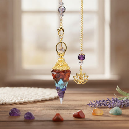 Pendentif Pendule Sept Chakras en Pierre Naturelle et Chaîne Dorée - Bijou Énergétique pour Création de Colliers