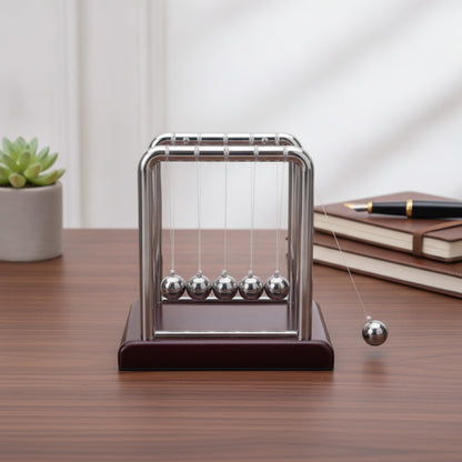 Pendule de Newton Décoratif : Relaxation et Élégance Scientifique pour votre Intérieur