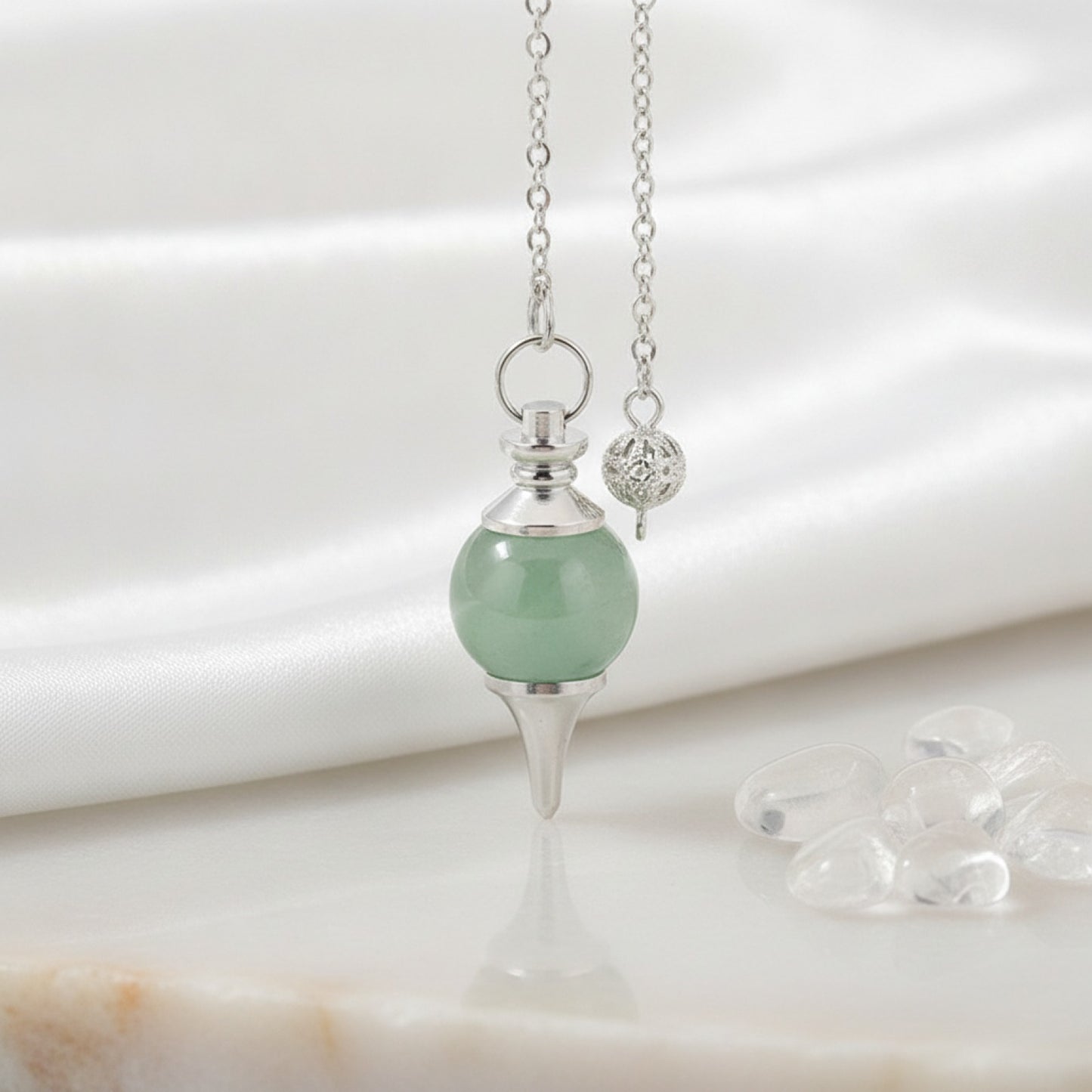 Pendule Chakra Guérison Reiki en Quartz avec Pendentif Porte-Bonheur Argenté