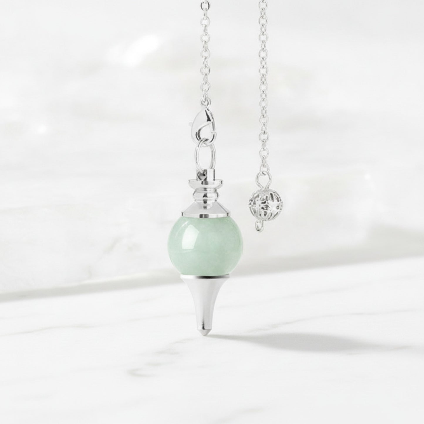 Pendule Chakra Guérison Reiki en Quartz avec Pendentif Porte-Bonheur Argenté
