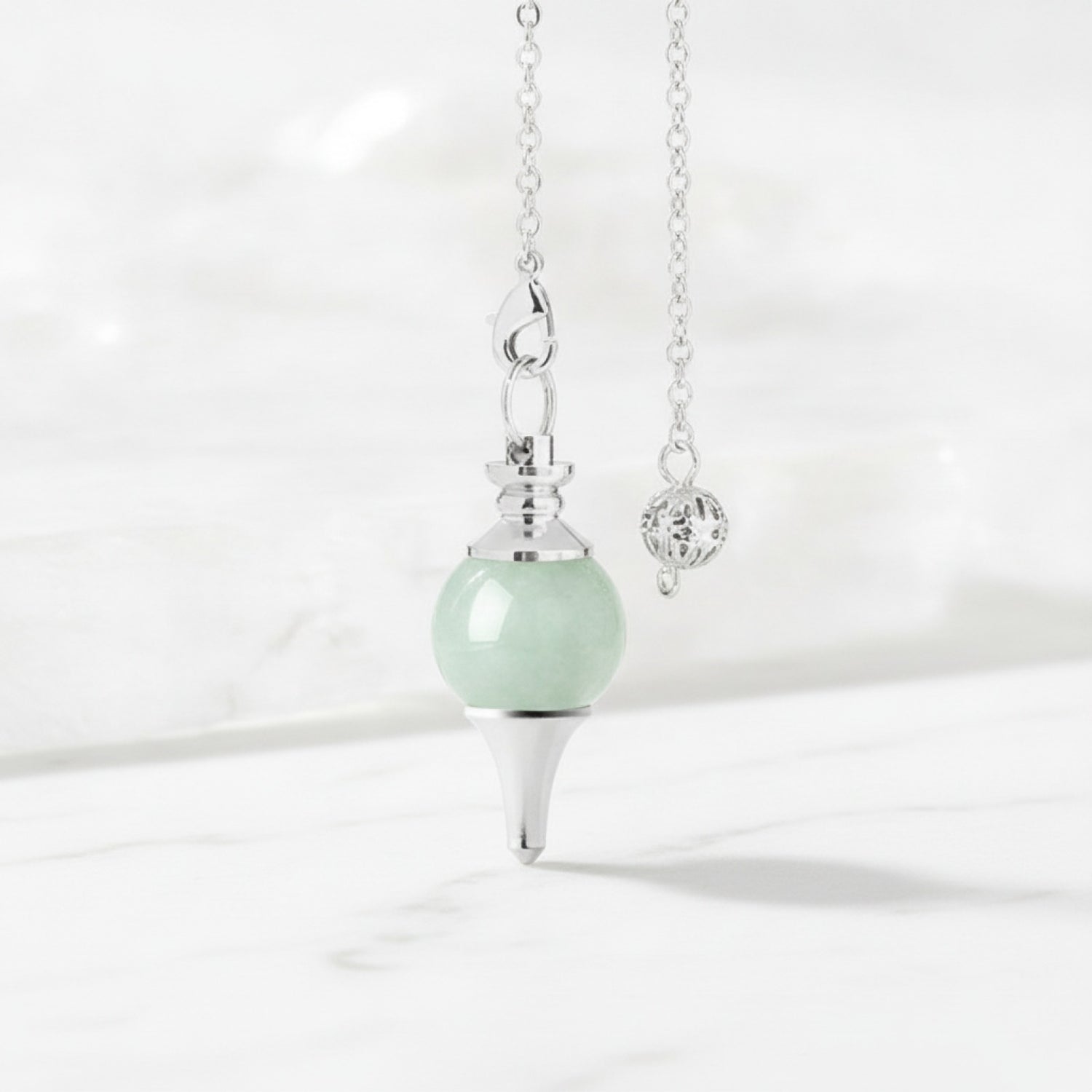 Pendule Chakra Guérison Reiki en Quartz avec Pendentif Porte-Bonheur Argenté