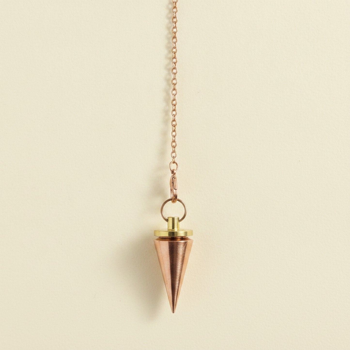 Pendule de Radiesthésie Conique en Cuivre et Laiton - Outil Divinatoire et Spirituel