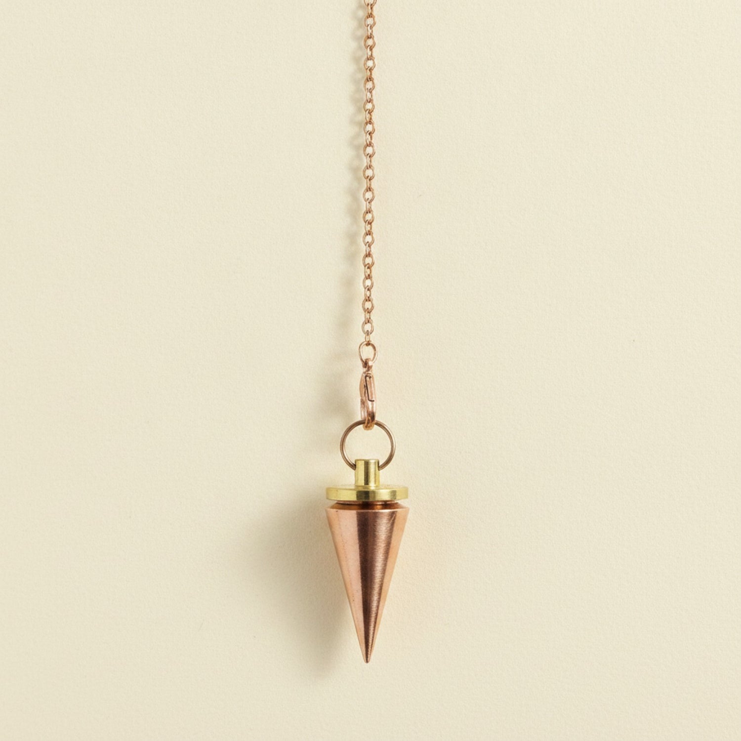 Pendule de Radiesthésie Conique en Cuivre et Laiton - Outil Divinatoire et Spirituel