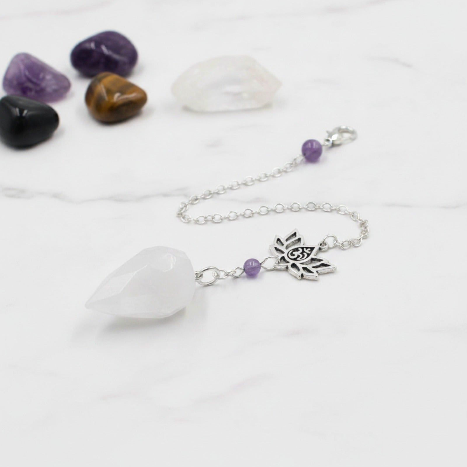 Pendule Divinatoire en Pierre Naturelle - Cristal de Roche, Obsidienne, Œil de Tigre, Améthyste